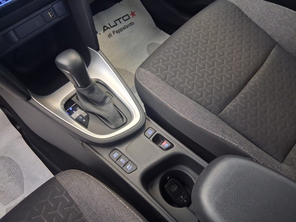 TOYOTA Yaris Cross 1.5 Hybrid 5p. E-CVT Trend - 17