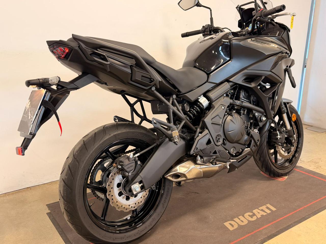 KAWASAKI Versys 650 BLACK - 7