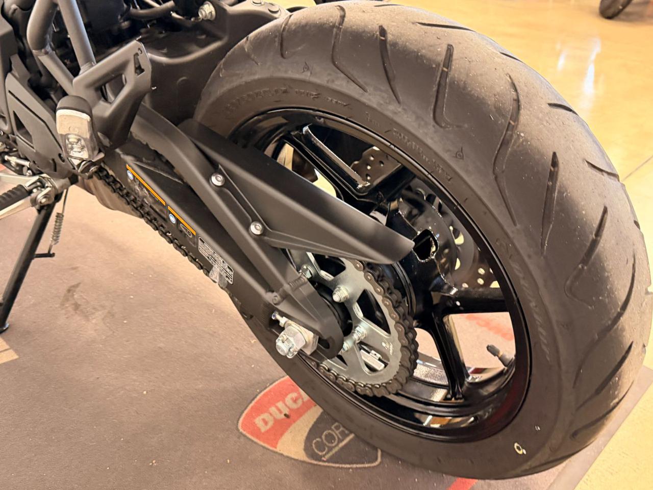 KAWASAKI Versys 650 BLACK - 8