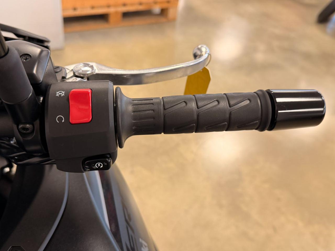 KAWASAKI Versys 650 BLACK - 12