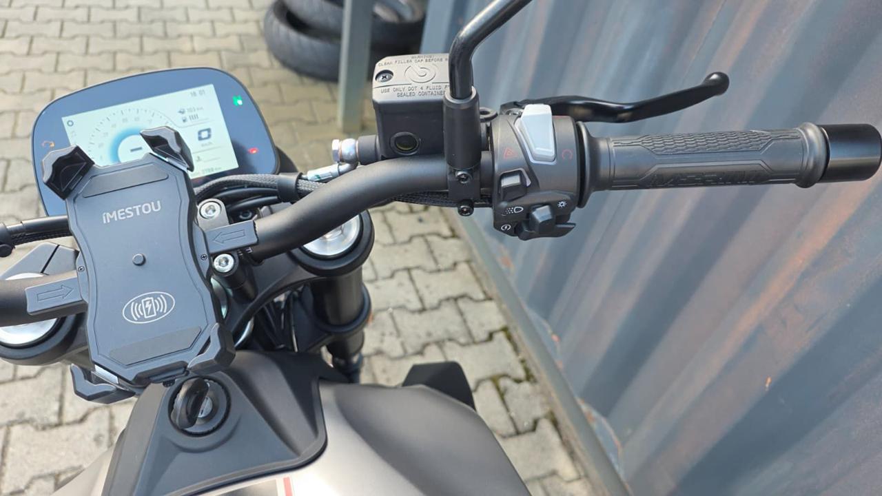 MOTO MORINI SEIEMMEZZO STR 2024 - 13