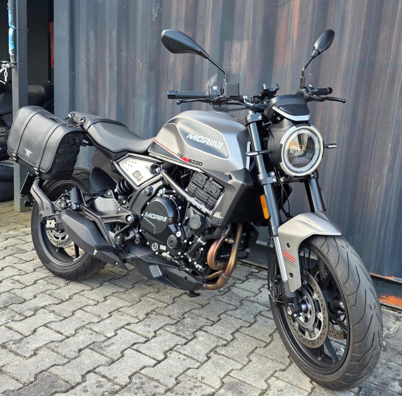 MOTO MORINI SEIEMMEZZO STR 2024 - 4