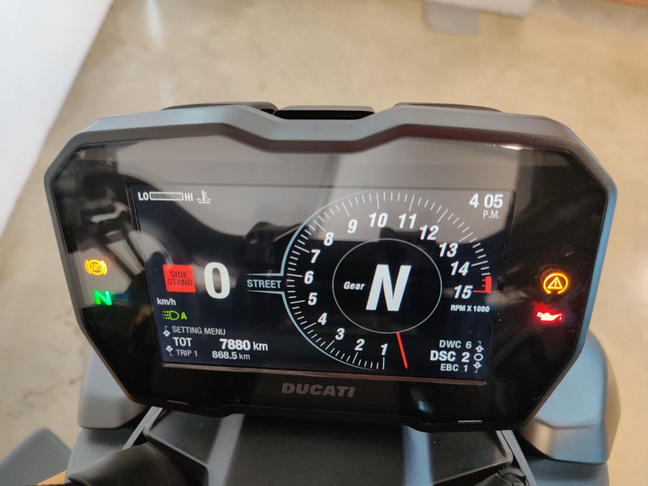 DUCATI Streetfighter V4 SP - 12