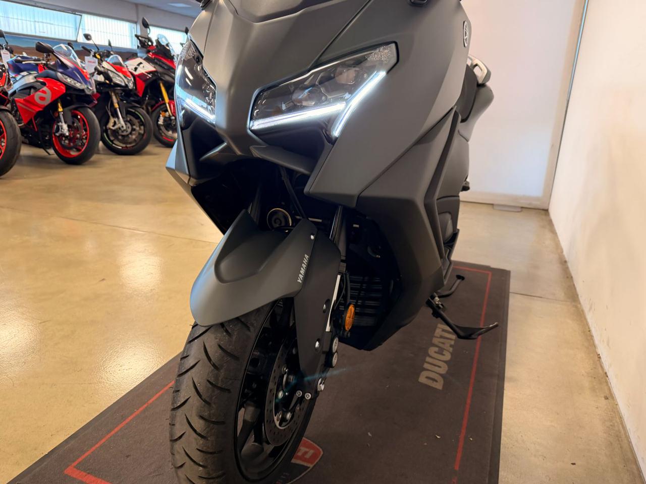 YAMAHA T Max 560 - 3