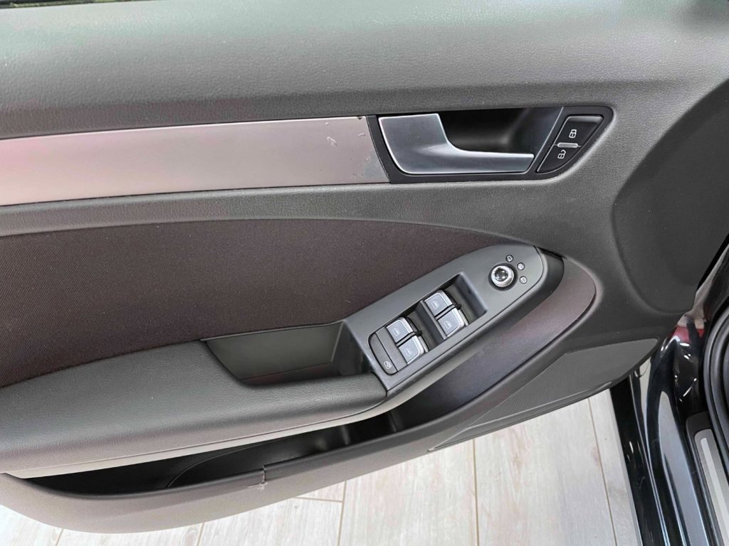 AUDI A4 AVANT 2.0 TDI 143CV MULTITRONIC - 16