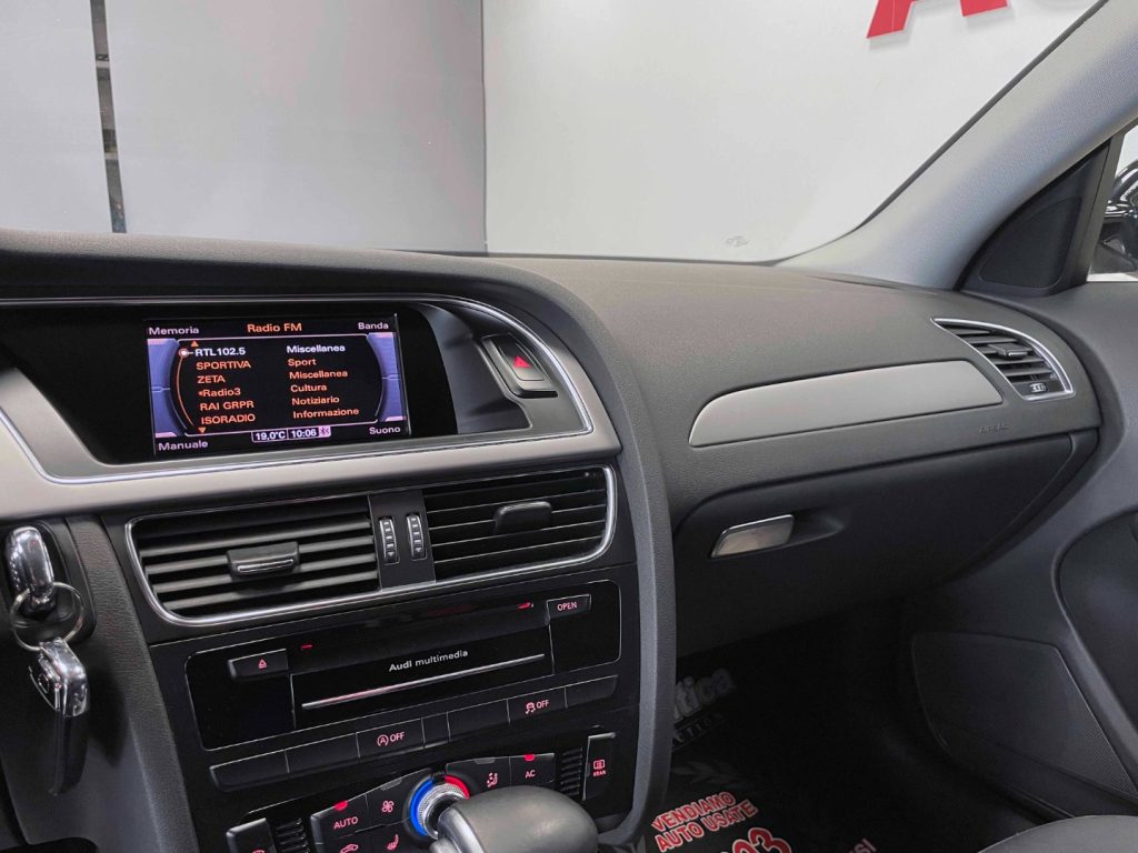 AUDI A4 AVANT 2.0 TDI 143CV MULTITRONIC - 24