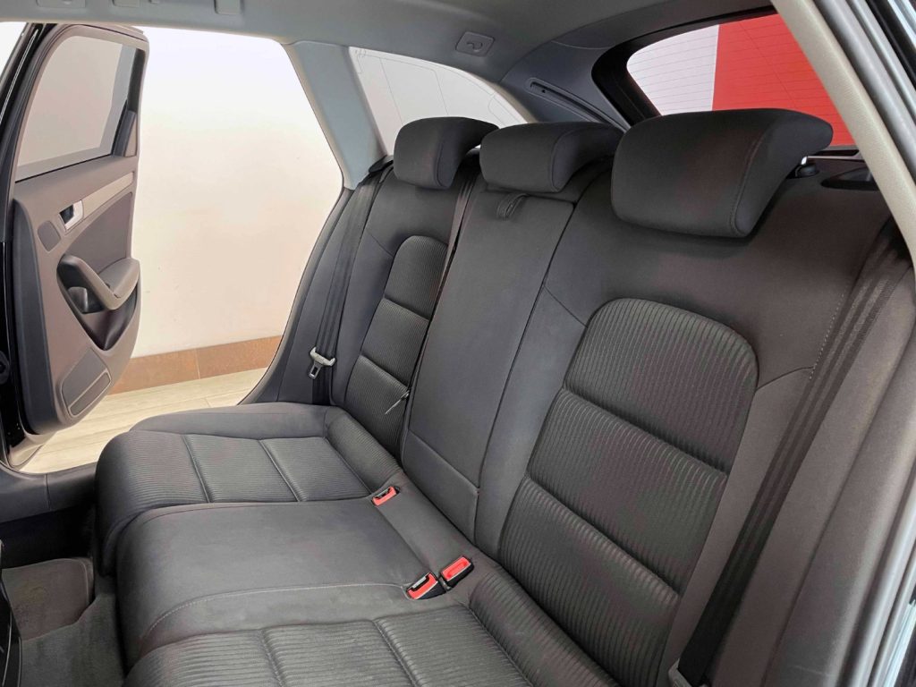 AUDI A4 AVANT 2.0 TDI 143CV MULTITRONIC - 30