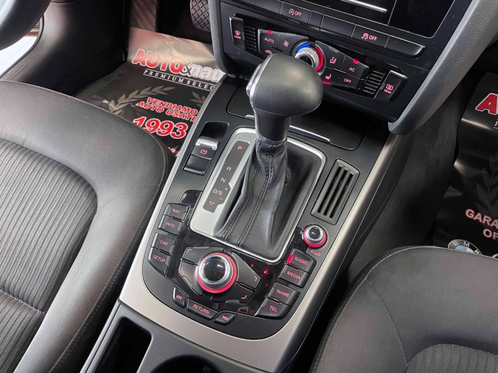 AUDI A4 AVANT 2.0 TDI 143CV MULTITRONIC - 44