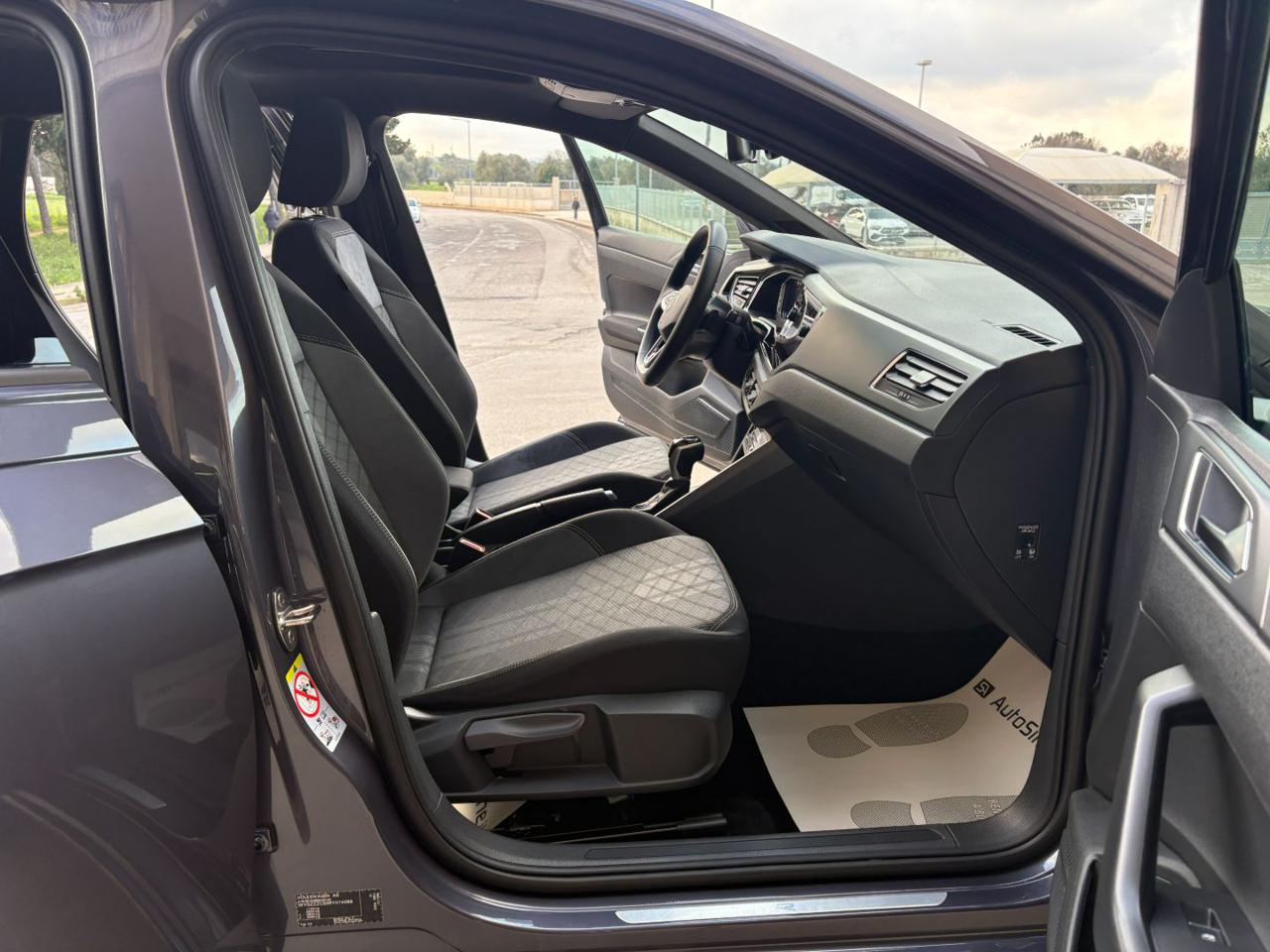 VOLKSWAGEN Taigo 1.0 TSI 116 CV DSG R-Line TETTO APR/PAN - 11