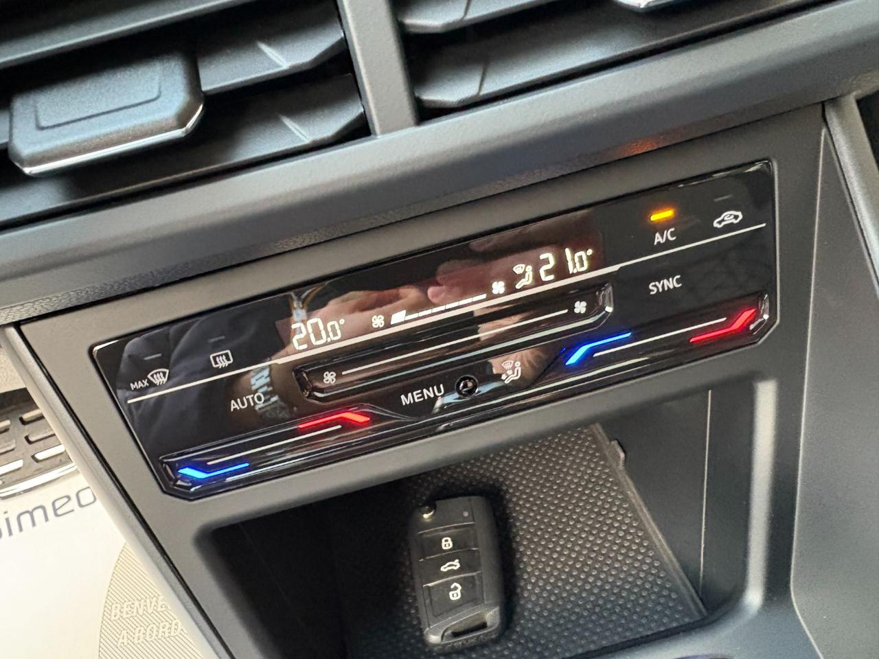 VOLKSWAGEN Taigo 1.0 TSI 116 CV DSG R-Line TETTO APR/PAN - 24