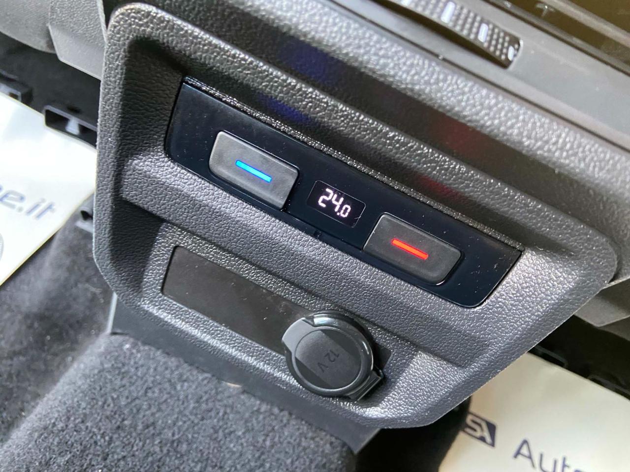 VOLKSWAGEN Tiguan 2.0 TDI 150 CV SCR DSG Life - 18