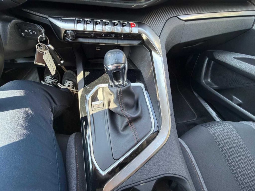 PEUGEOT 3008 BlueHDi 130 S&S Active - 15