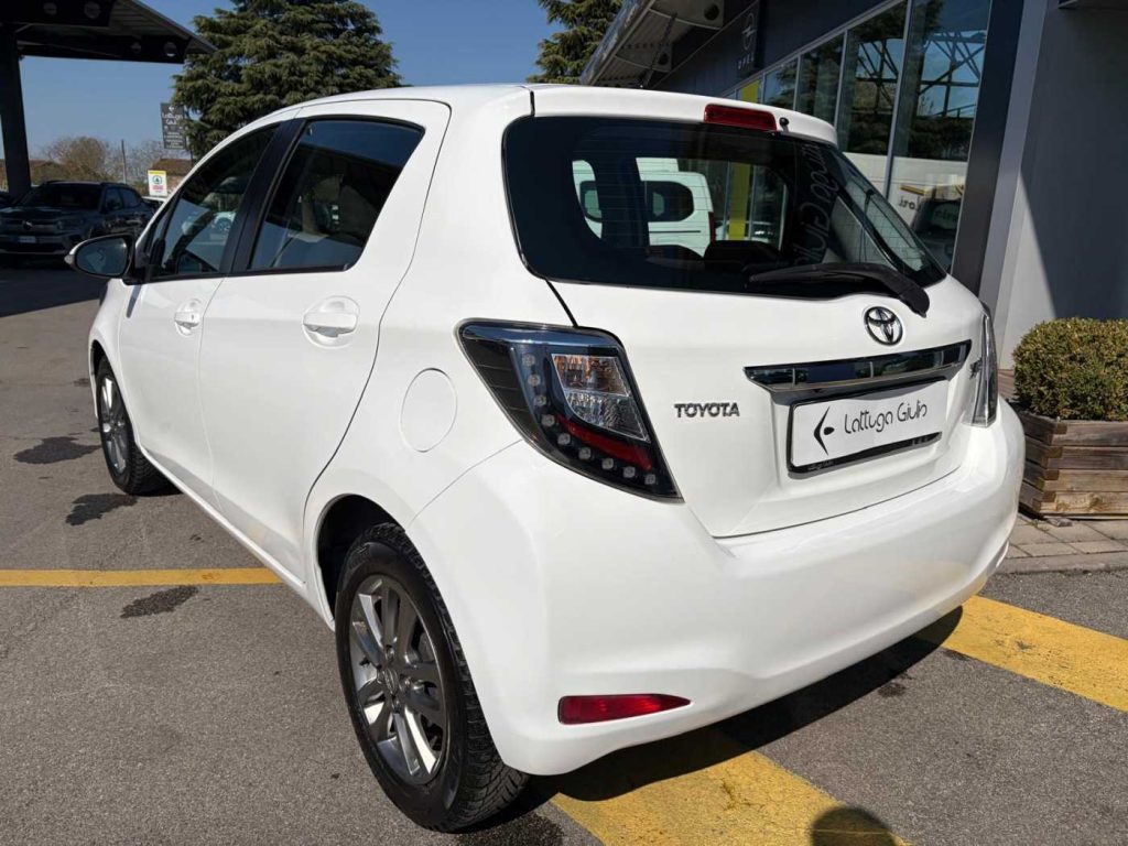 TOYOTA Yaris 1.0 3 porte Active - 8