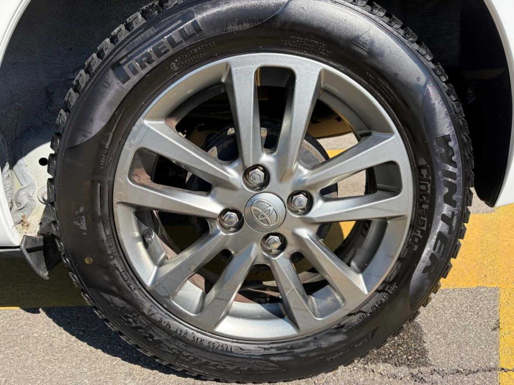 TOYOTA Yaris 1.0 3 porte Active - 10