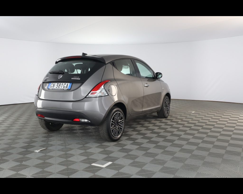 LANCIA Ypsilon III 2021 -  1.0 firefly hybrid Silver Plus s&s 70 - 8