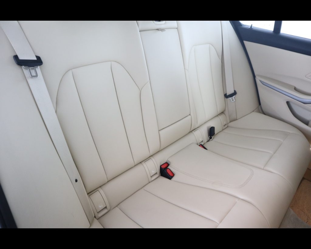 BMW 318 Serie 3 G20 2019 Berlina - d mhev 48V Luxury auto - 18