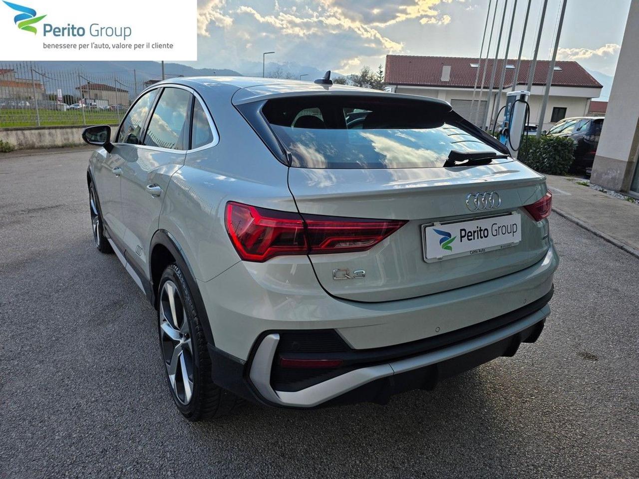 AUDI Q3 40 TDI quattro S tronic S line edition - 3