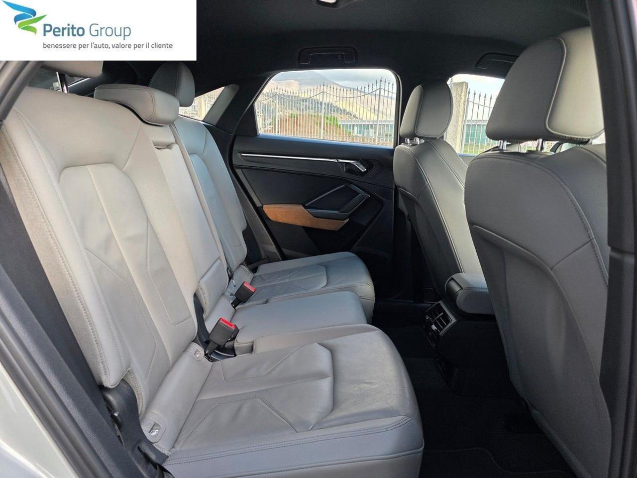 AUDI Q3 40 TDI quattro S tronic S line edition - 6