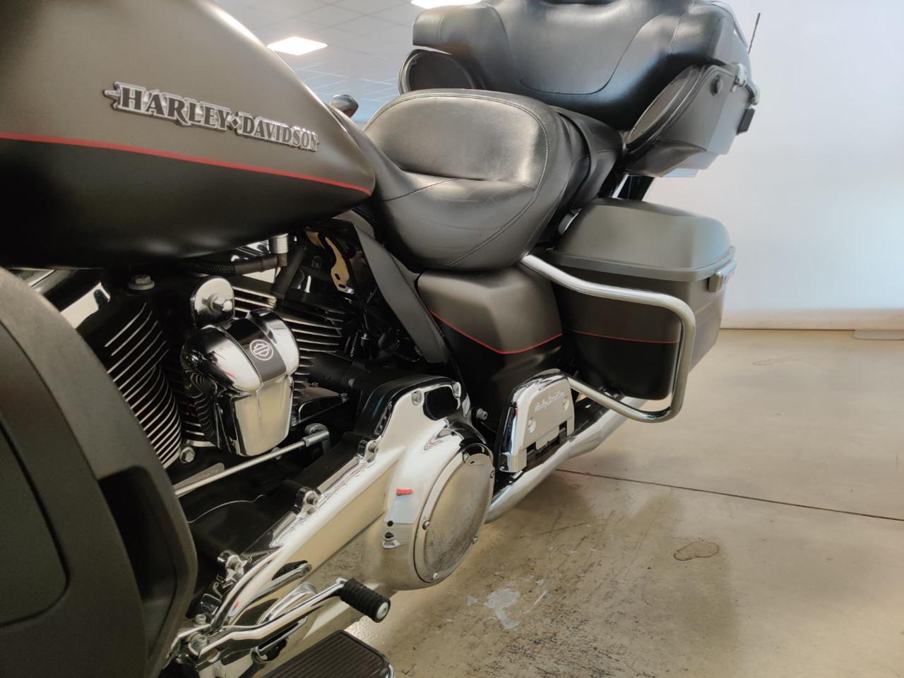 HARLEY-DAVIDSON FLHTK Electra Glide Ultra Limited 107 - 4