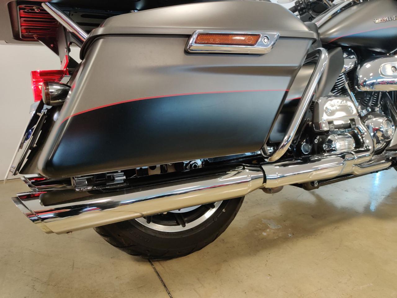 HARLEY-DAVIDSON FLHTK Electra Glide Ultra Limited 107 - 9