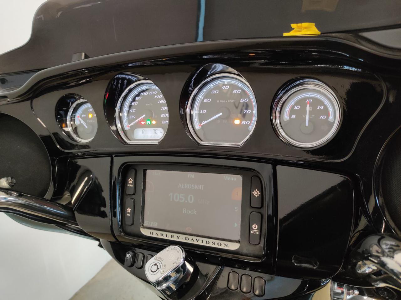 HARLEY-DAVIDSON FLHTK Electra Glide Ultra Limited 107 - 17