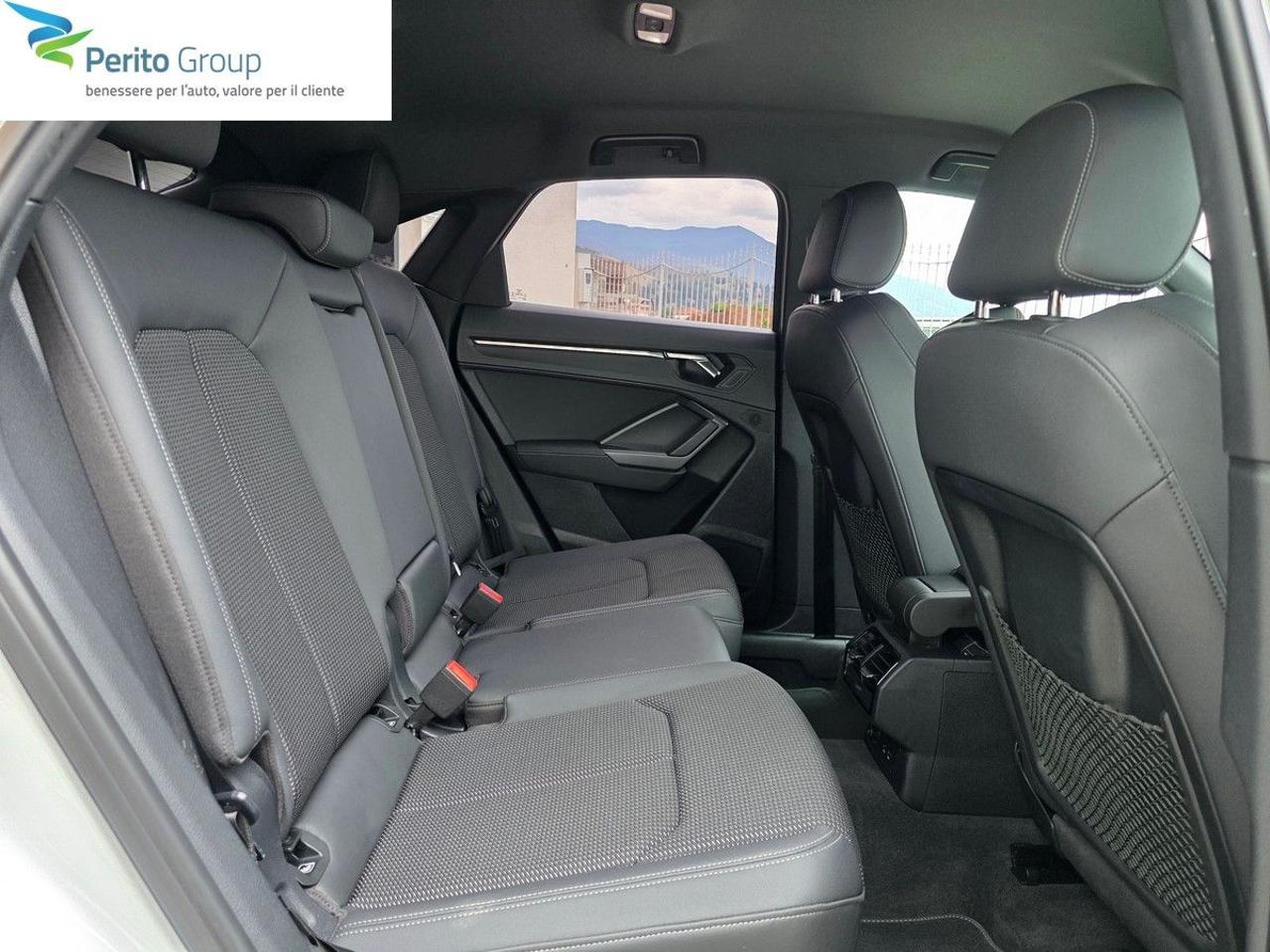 AUDI Q3 35 TDI S tronic S line edition - 6