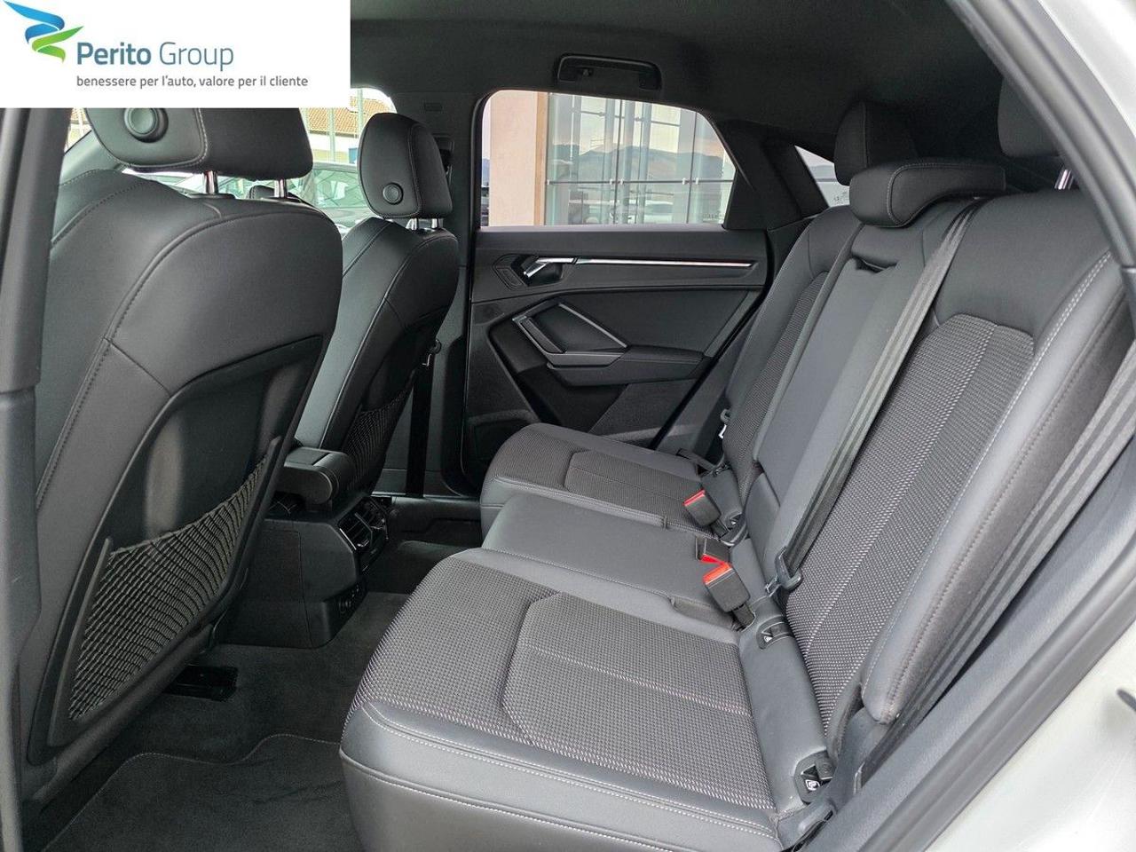 AUDI Q3 35 TDI S tronic S line edition - 8