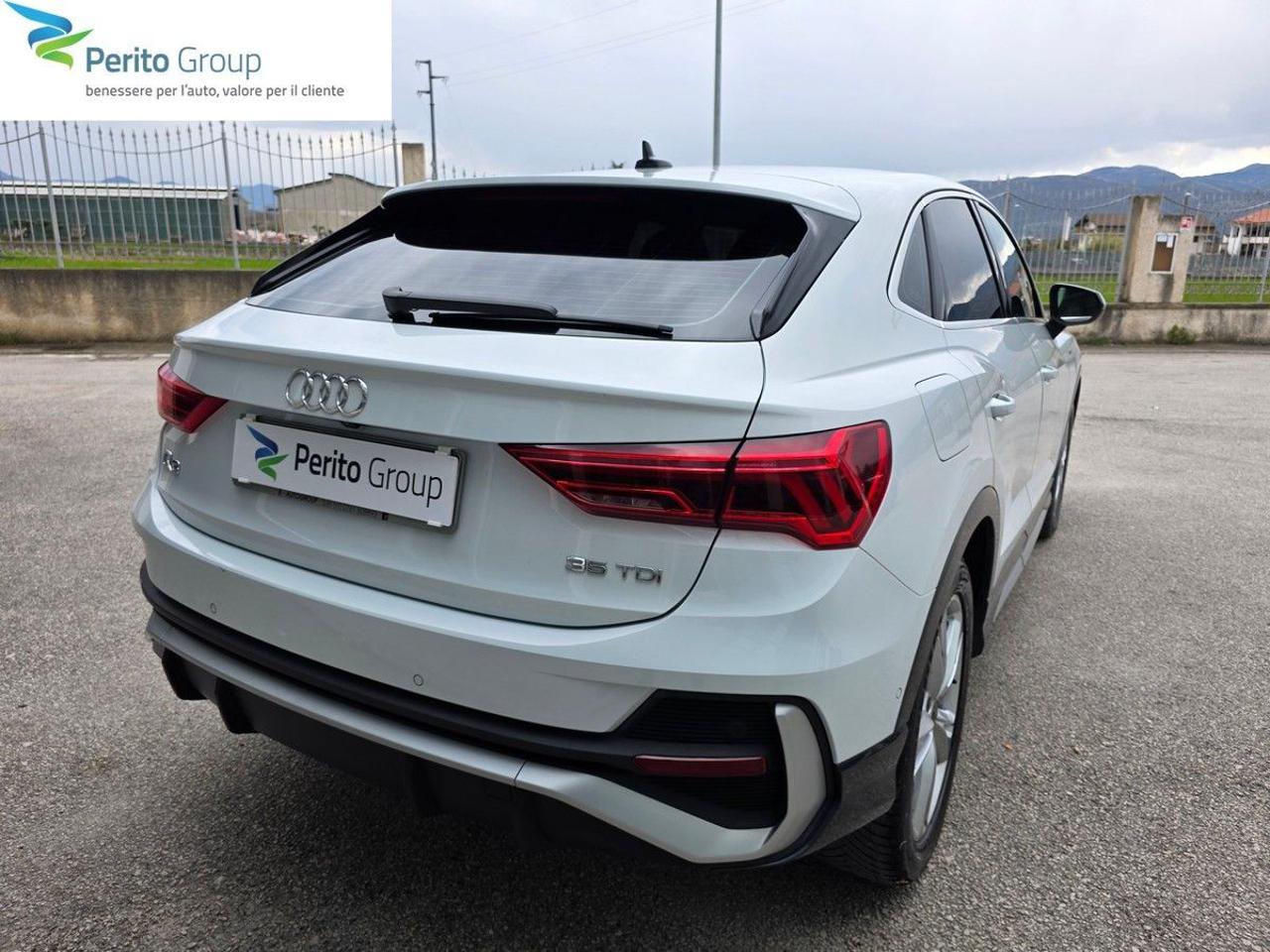 AUDI Q3 35 TDI S tronic S line edition - 2