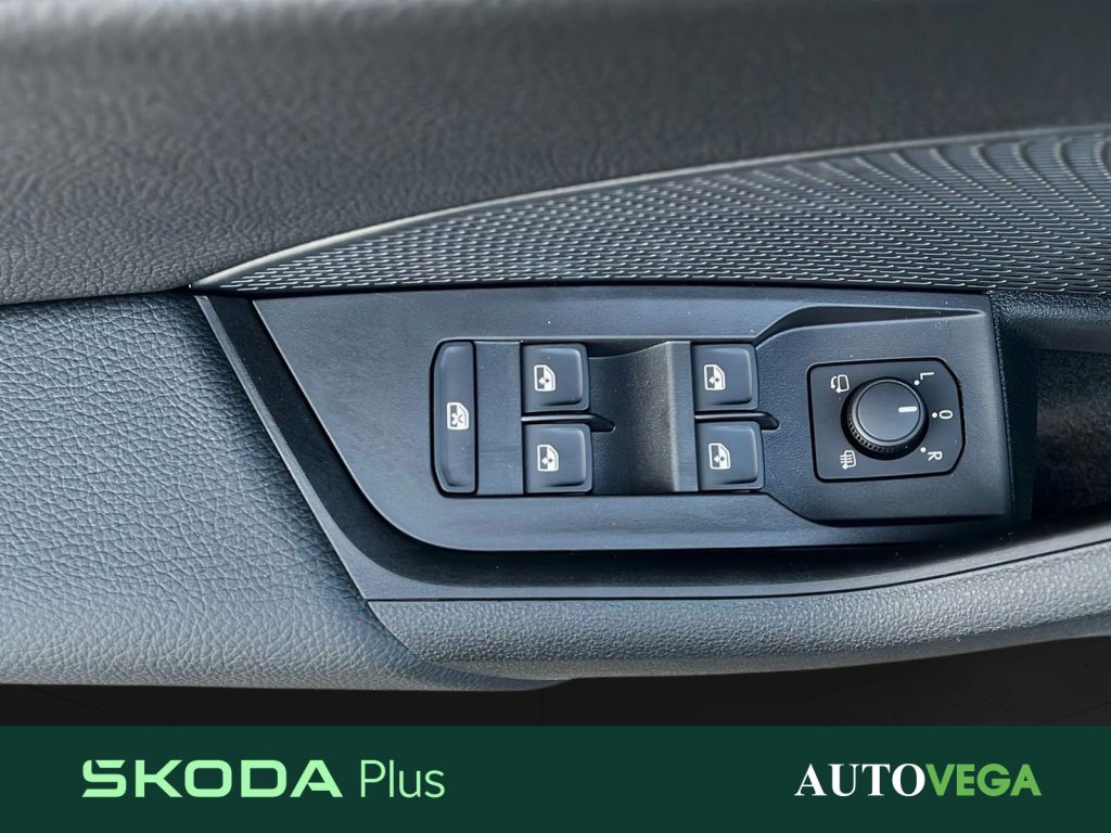 SKODA Octavia wagon 2.0 tdi sportline 150cv dsg - 13