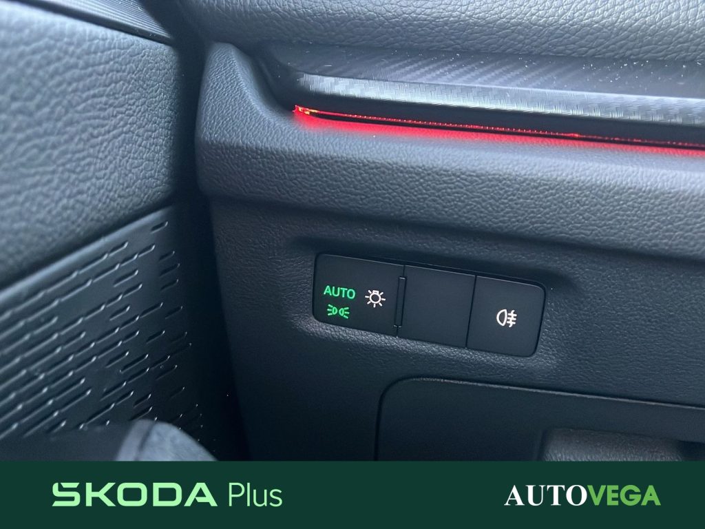 SKODA Octavia wagon 2.0 tdi sportline 150cv dsg - 18