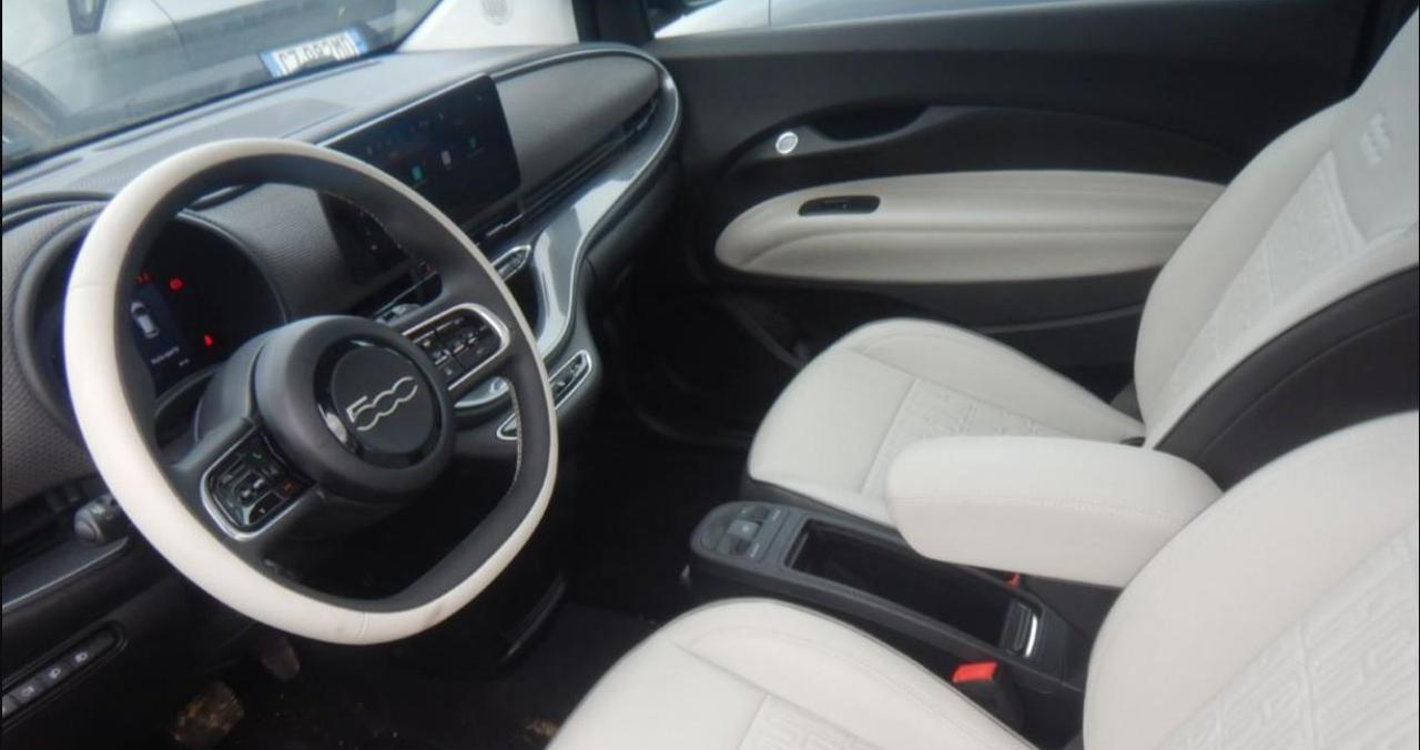 FIAT 500 Berlina 42 kWh La Prima 320 Km autonomia - 6