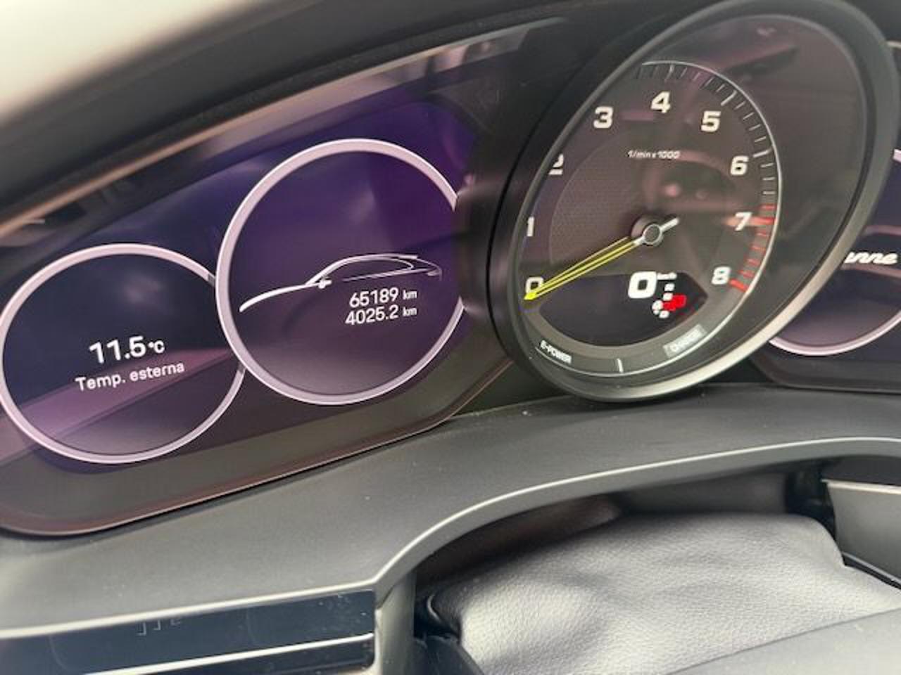 PORSCHE Cayenne Coupé 3.0 V6 E-Hybrid - 11