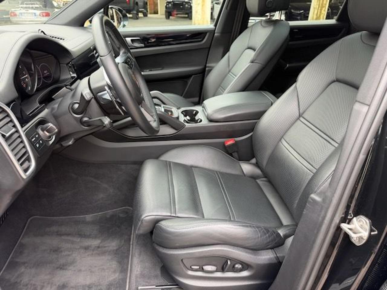 PORSCHE Cayenne Coupé 3.0 V6 E-Hybrid - 9