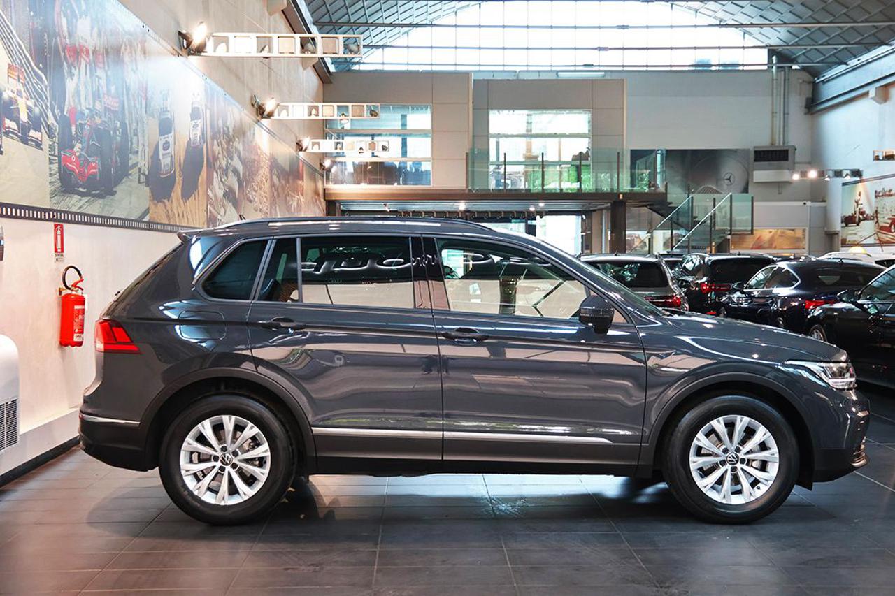 VOLKSWAGEN Tiguan 1.5 TSI ACT Life - 2