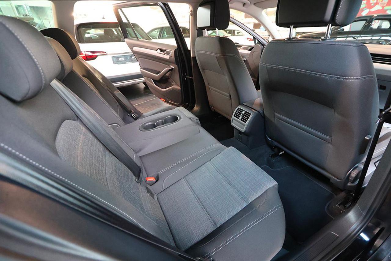 VOLKSWAGEN Passat Variant 2.0 TDI SCR EVO Business - 18