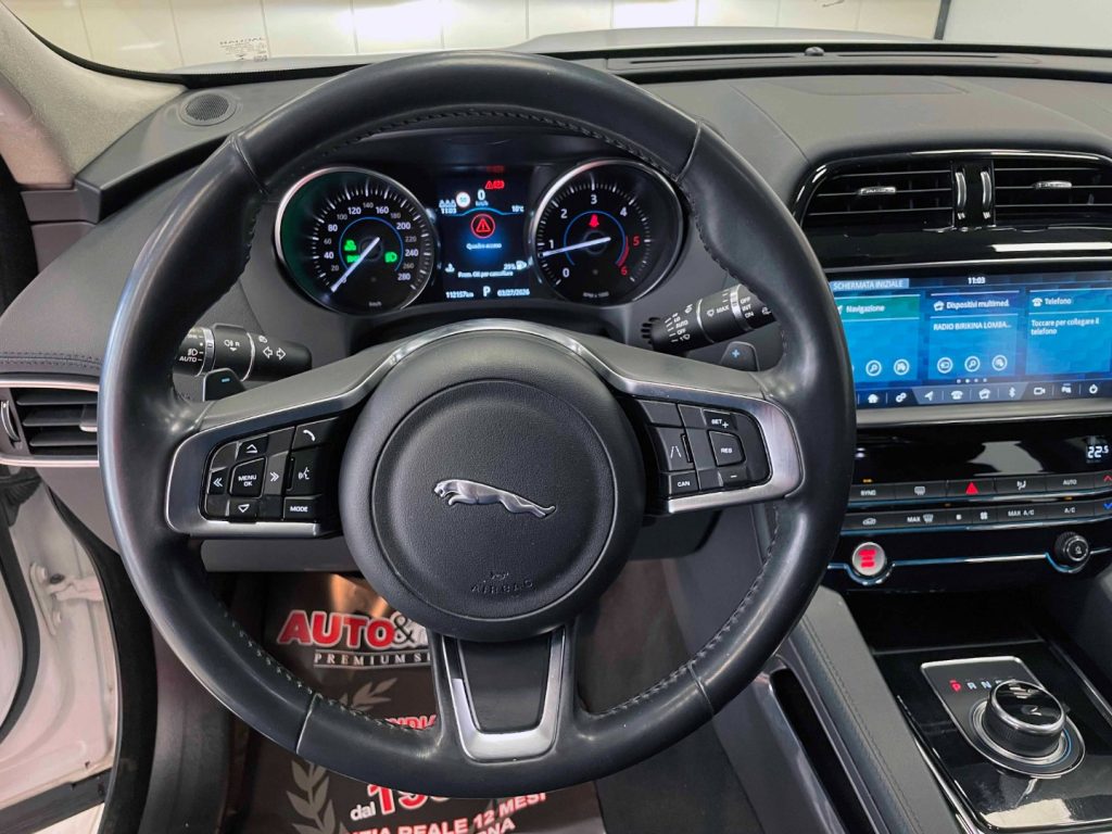 JAGUAR F-Pace 2.0D I4 PRESTIGE AWD 180CV AUTO MY20 - 18