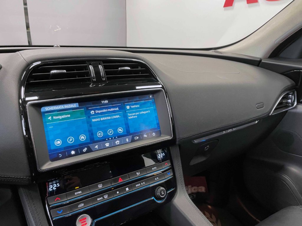 JAGUAR F-Pace 2.0D I4 PRESTIGE AWD 180CV AUTO MY20 - 20