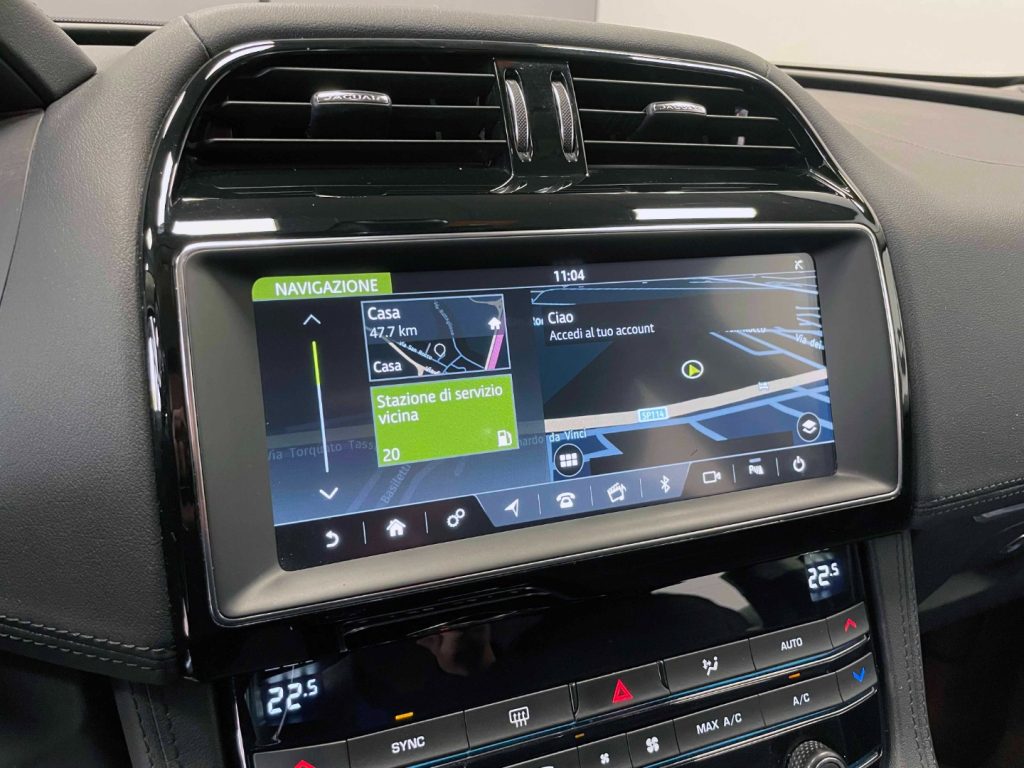 JAGUAR F-Pace 2.0D I4 PRESTIGE AWD 180CV AUTO MY20 - 22