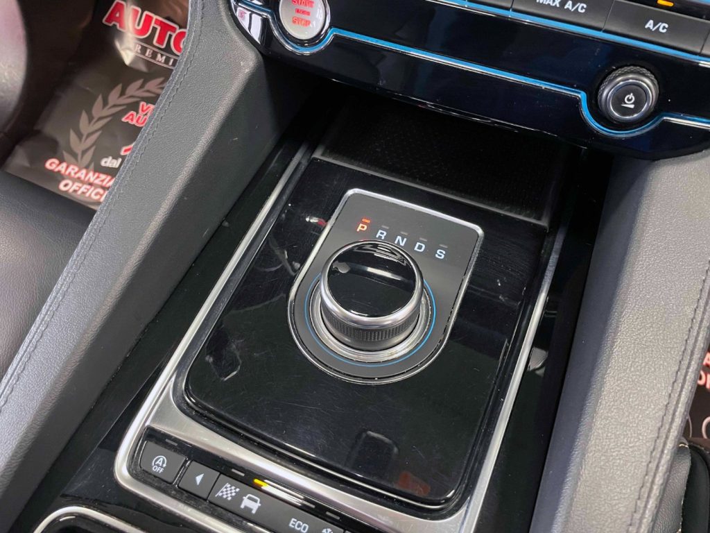 JAGUAR F-Pace 2.0D I4 PRESTIGE AWD 180CV AUTO MY20 - 45