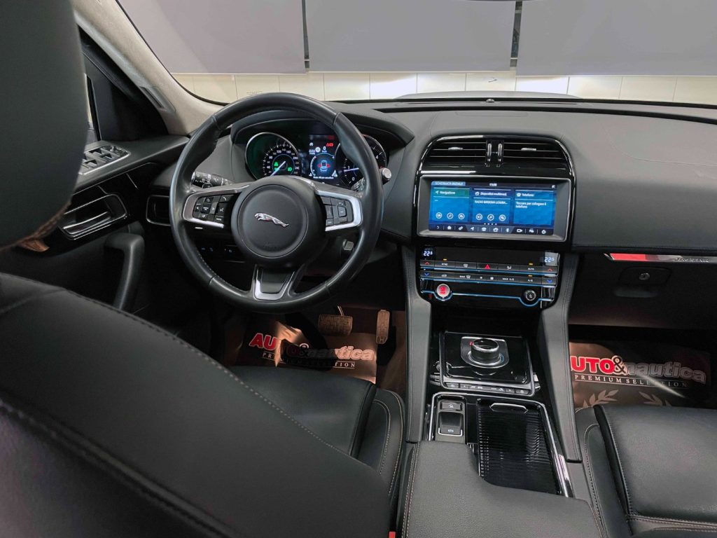 JAGUAR F-Pace 2.0D I4 PRESTIGE AWD 180CV AUTO MY20 - 47