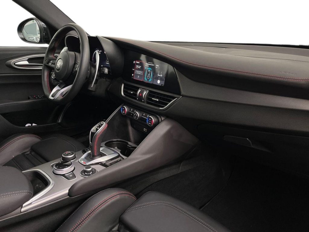ALFA ROMEO Giulia 2.2 Turbodiesel 210 CV AT8 AWD Q4 Competizione - 16