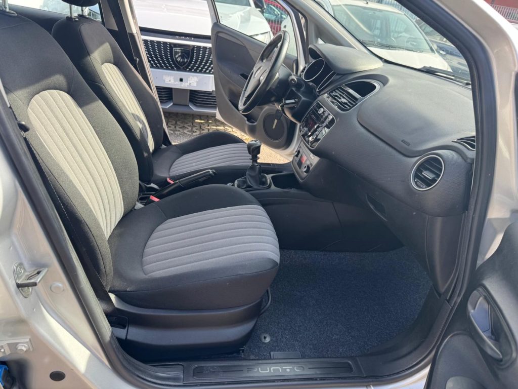 FIAT Punto 1.4 8V 5 porte Natural Power Street - 12