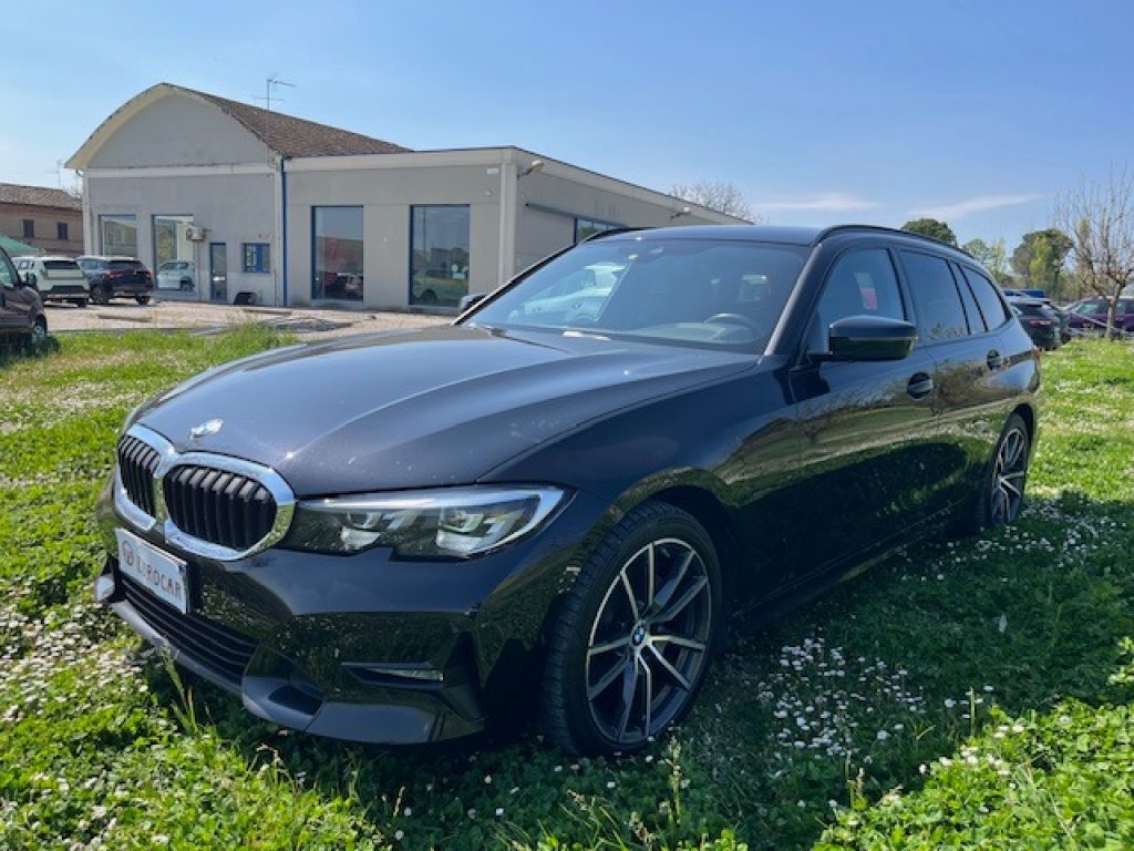 BMW 318 d 48V Touring Sport + Gancio Traino - 3
