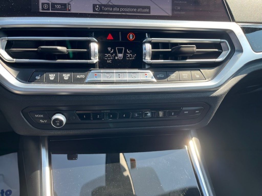 BMW 318 d 48V Touring Sport + Gancio Traino - 14