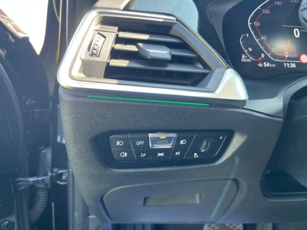 BMW 318 d 48V Touring Sport + Gancio Traino - 17