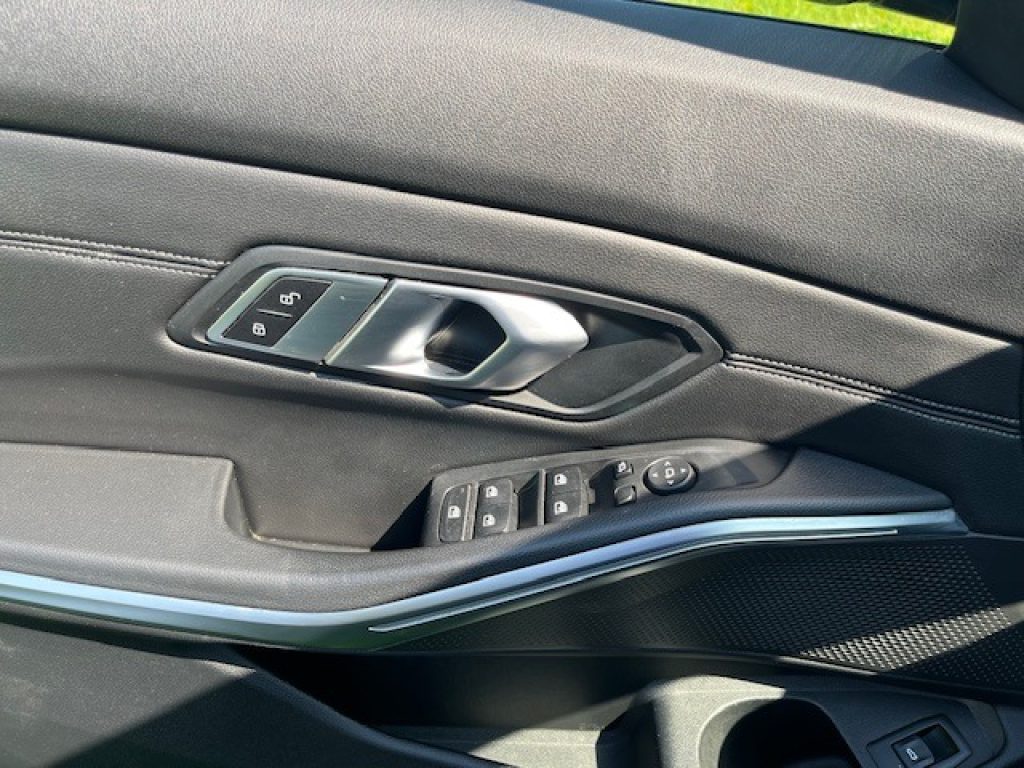 BMW 318 d 48V Touring Sport + Gancio Traino - 18