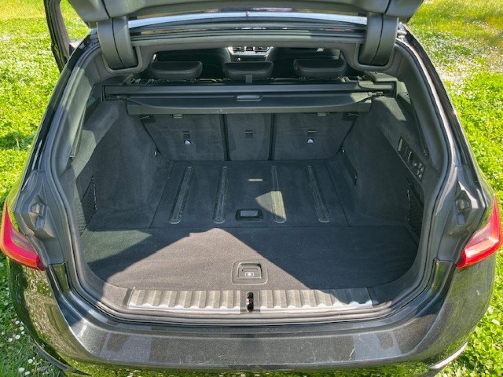 BMW 318 d 48V Touring Sport + Gancio Traino - 21