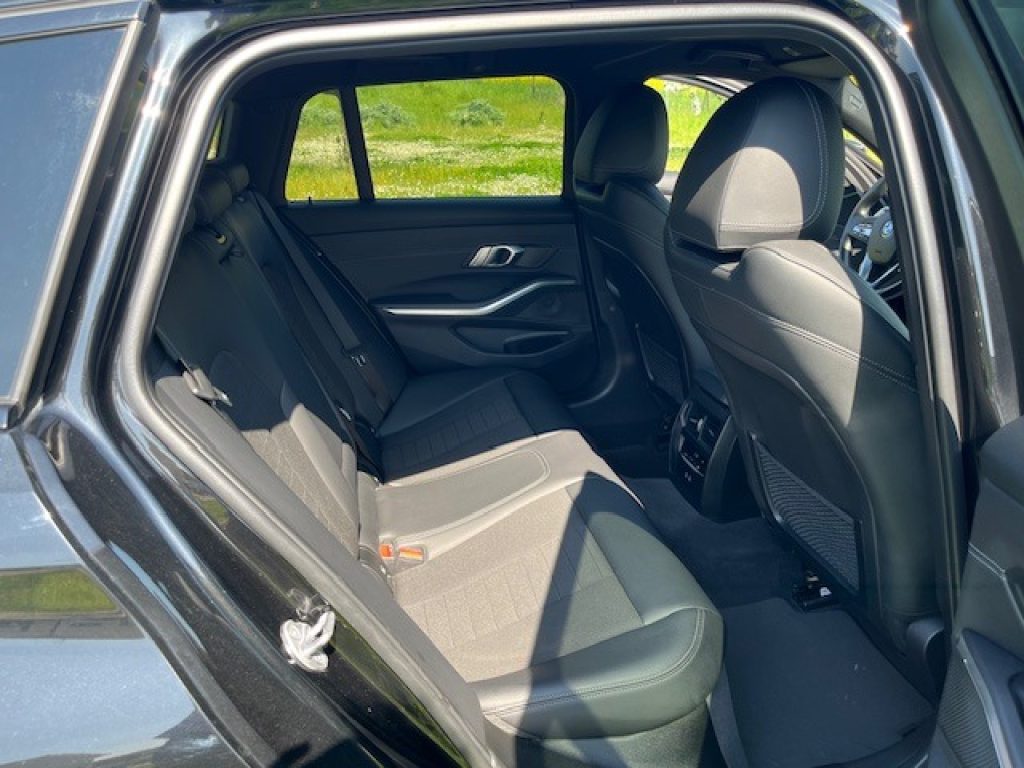 BMW 318 d 48V Touring Sport + Gancio Traino - 24