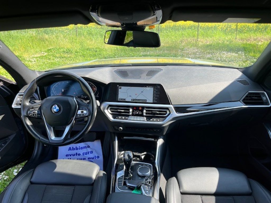 BMW 318 d 48V Touring Sport + Gancio Traino - 26