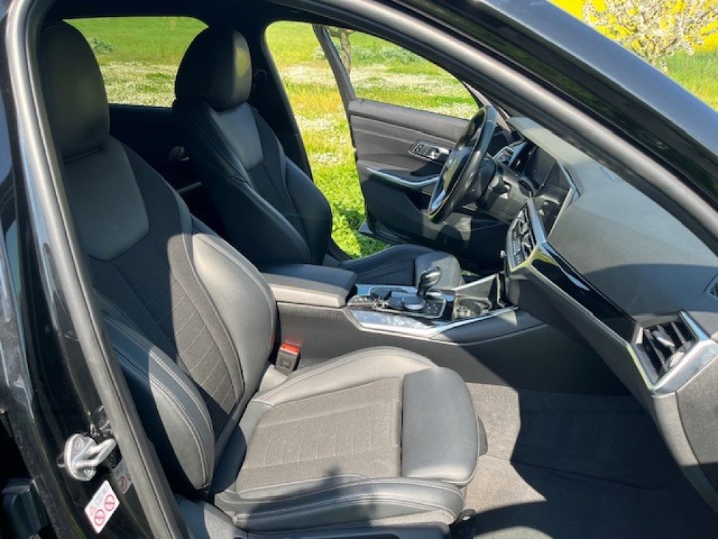 BMW 318 d 48V Touring Sport + Gancio Traino - 29